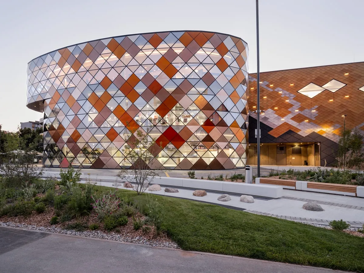 Gesunde Lichtgestaltung für modernes Shopping-Center