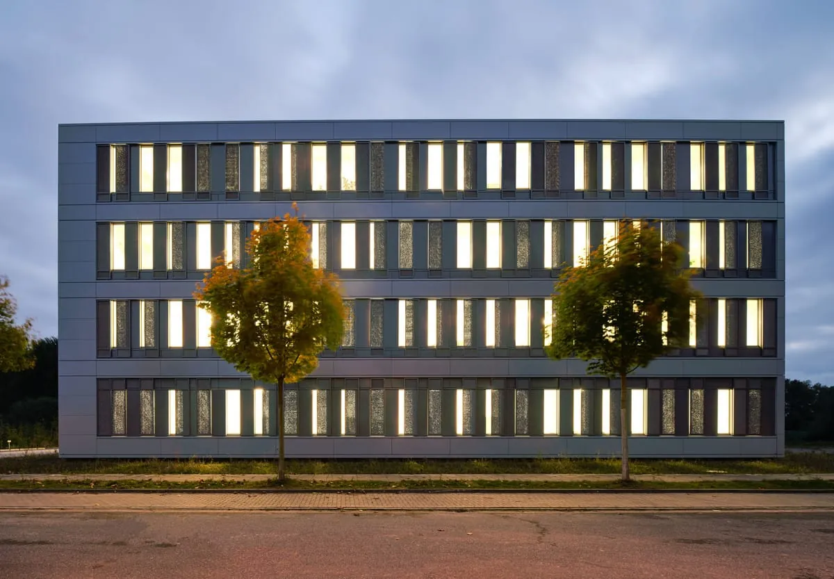 Ehret Schiebeläden mit organischer Zellstruktur