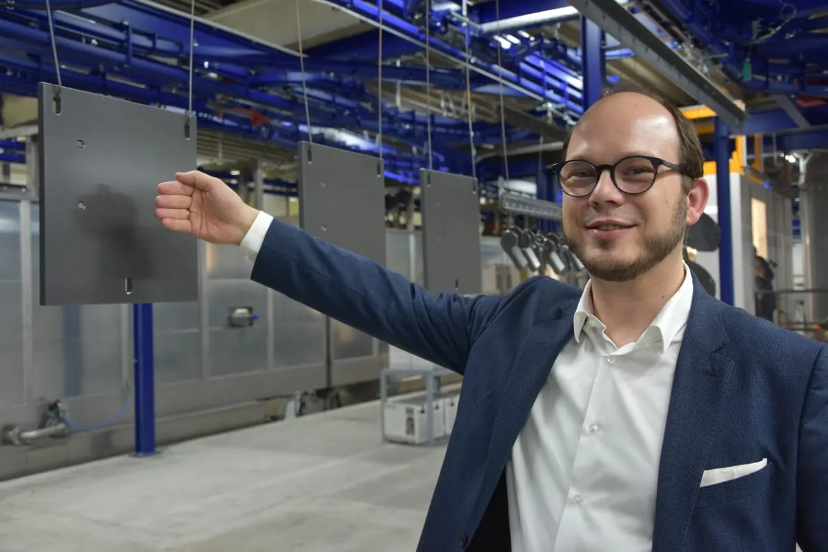 erwilo investiert in neue Pulverbeschichtungsanlage