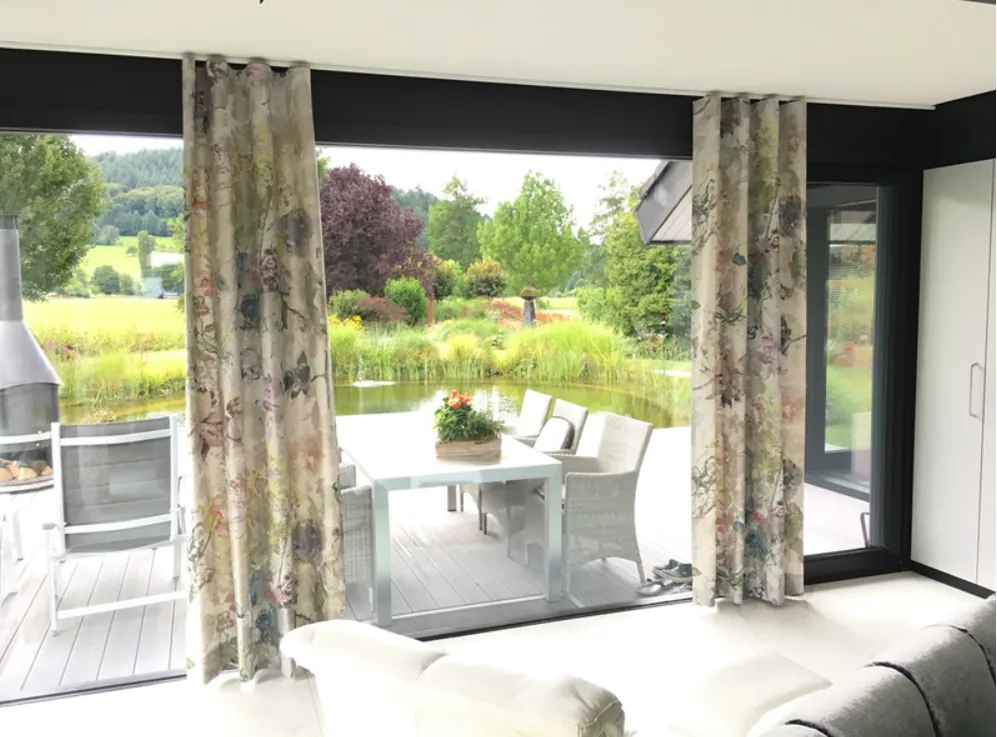 Vorhang vom Schweizer Stoffverlag Création Baumann