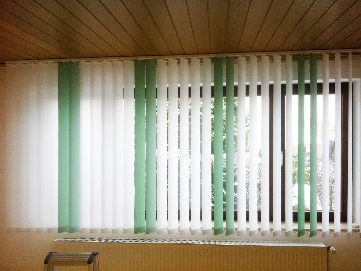Flexibler Blick- und Blendschutz