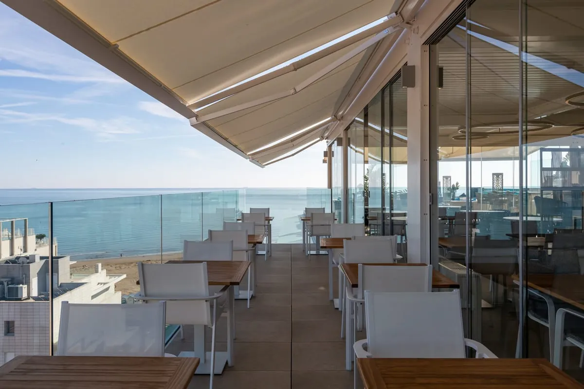 KE definiert das Rooftop des Hotels The One Caorle in Venedig neu