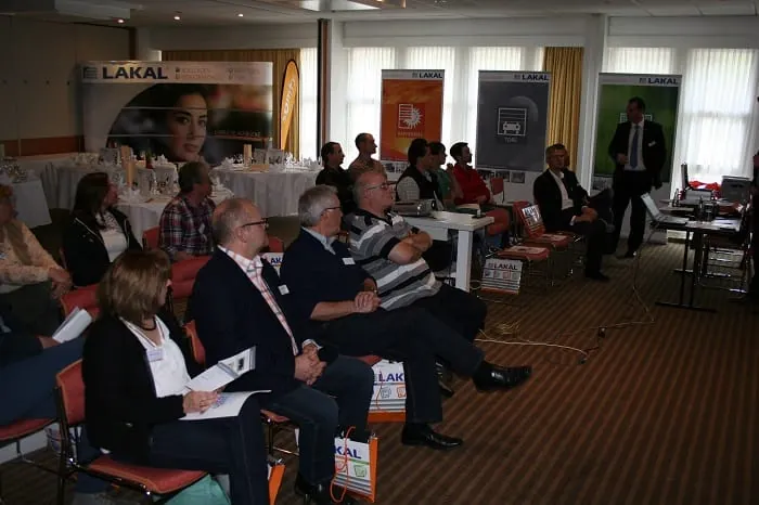 Lakal und Somfy zeigen Lösungen auf Roadshow