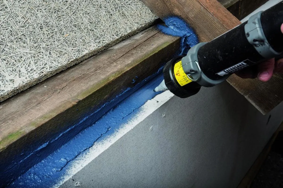 Mit einem Sprüher luftdicht verschlossen