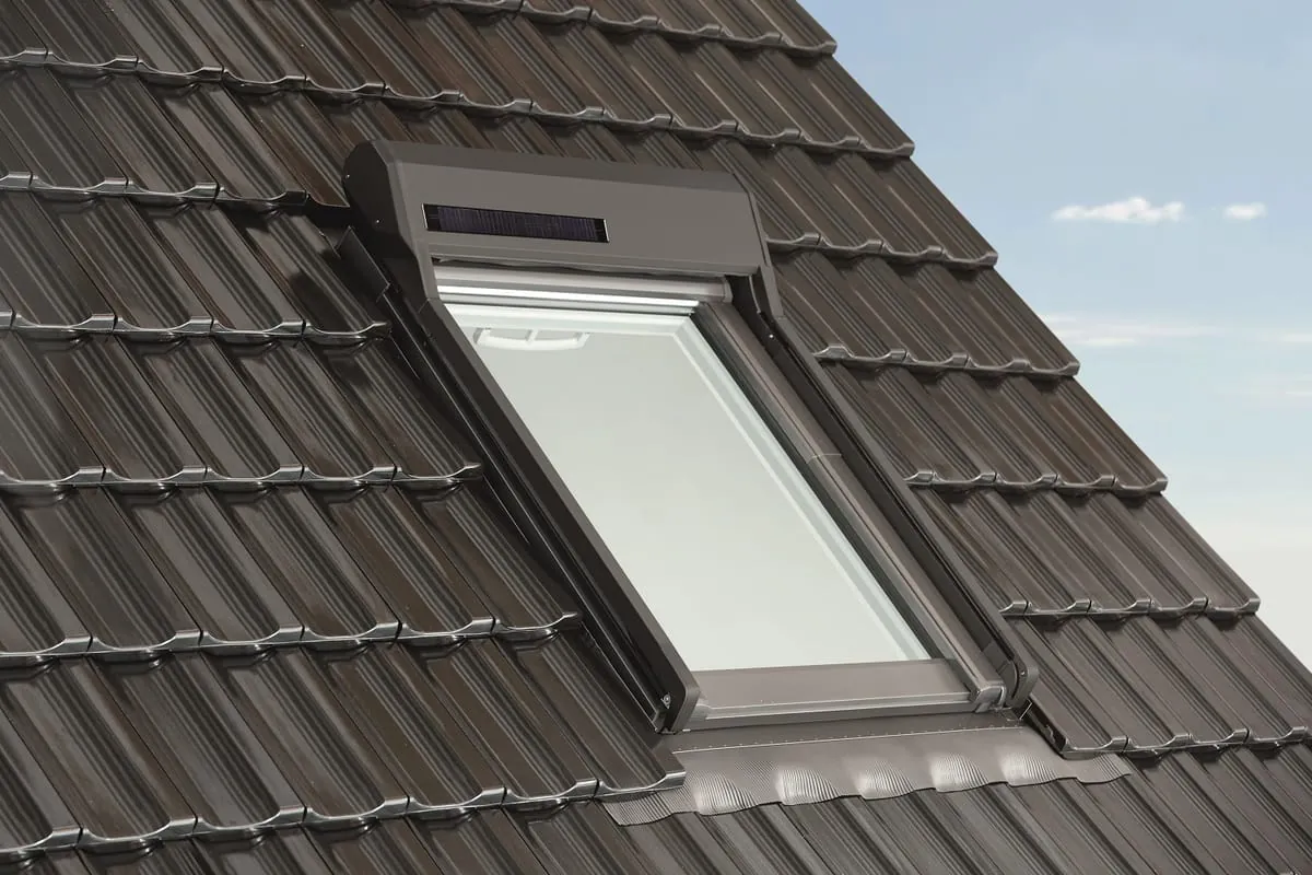 So montieren Sie einen Außenrollladen mit nur acht Schrauben