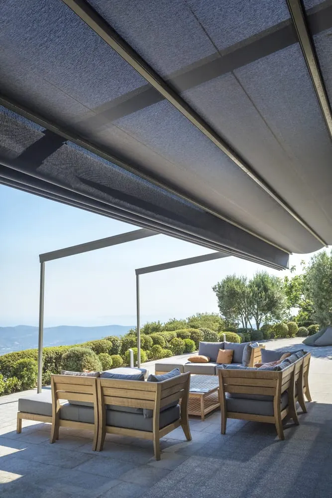 Serge Ferrari: Sonnenschutz für innen und außen