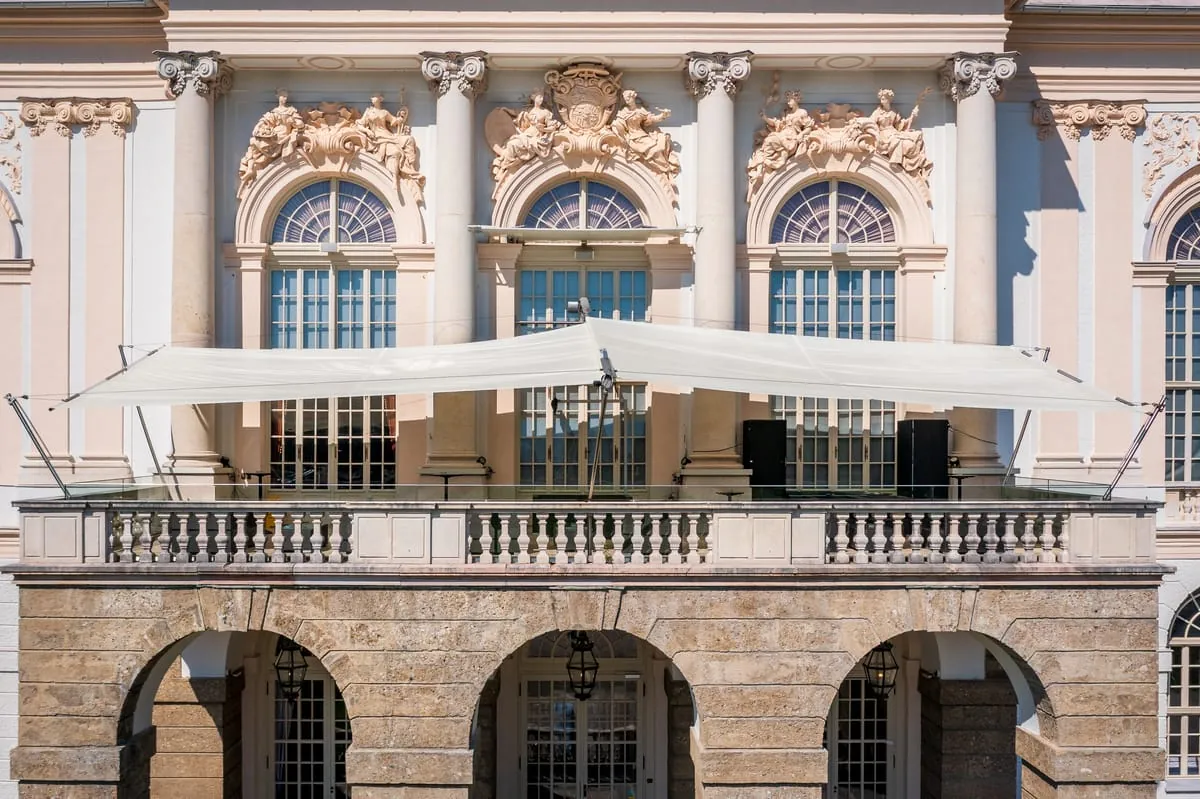 Spiel mit Licht und Schatten