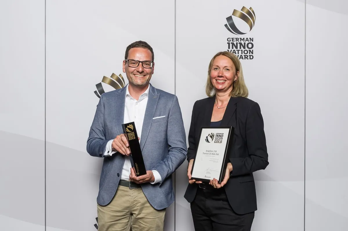 Drapilux gewinnt mit individuell gestaltbaren Dim Outs