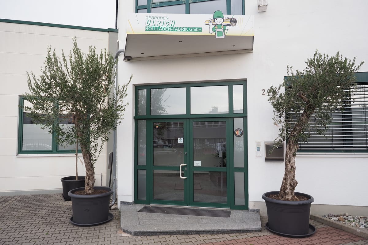 Gebr. Ulrich: Eingang ins Firmengebäude