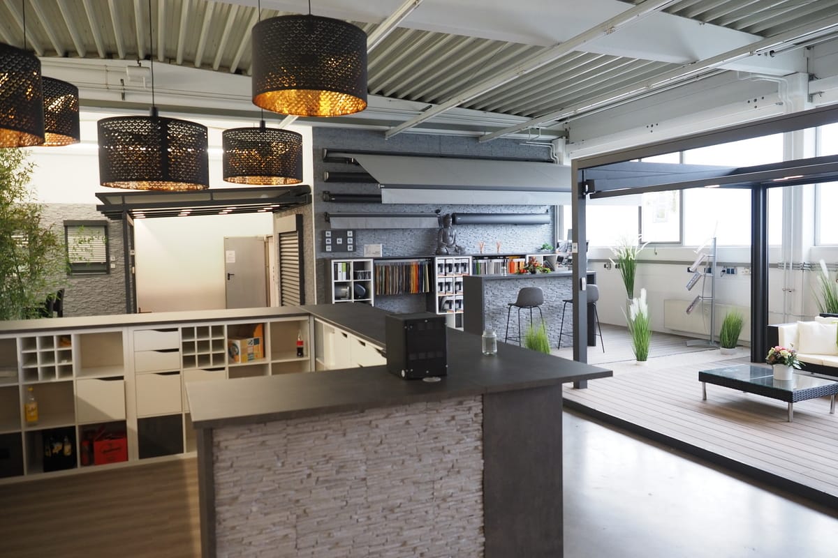 Bar im Zentrum der Ausstellung