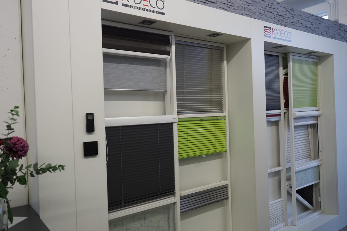 Rollos, Jalousien und Plissees von Kadeco