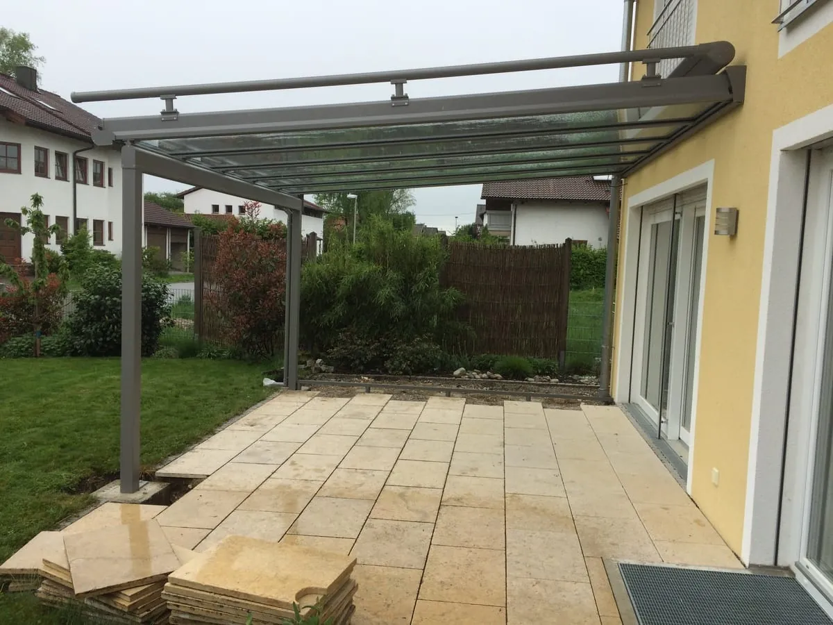 Terrassendach mit Aufdach-Markise