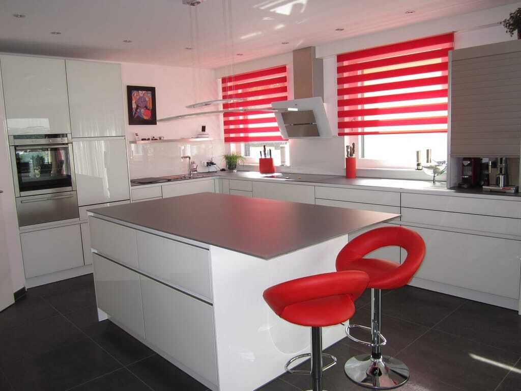 Küchenrollos mit einer Sonderanfertigung - sicht & sonnenschutz