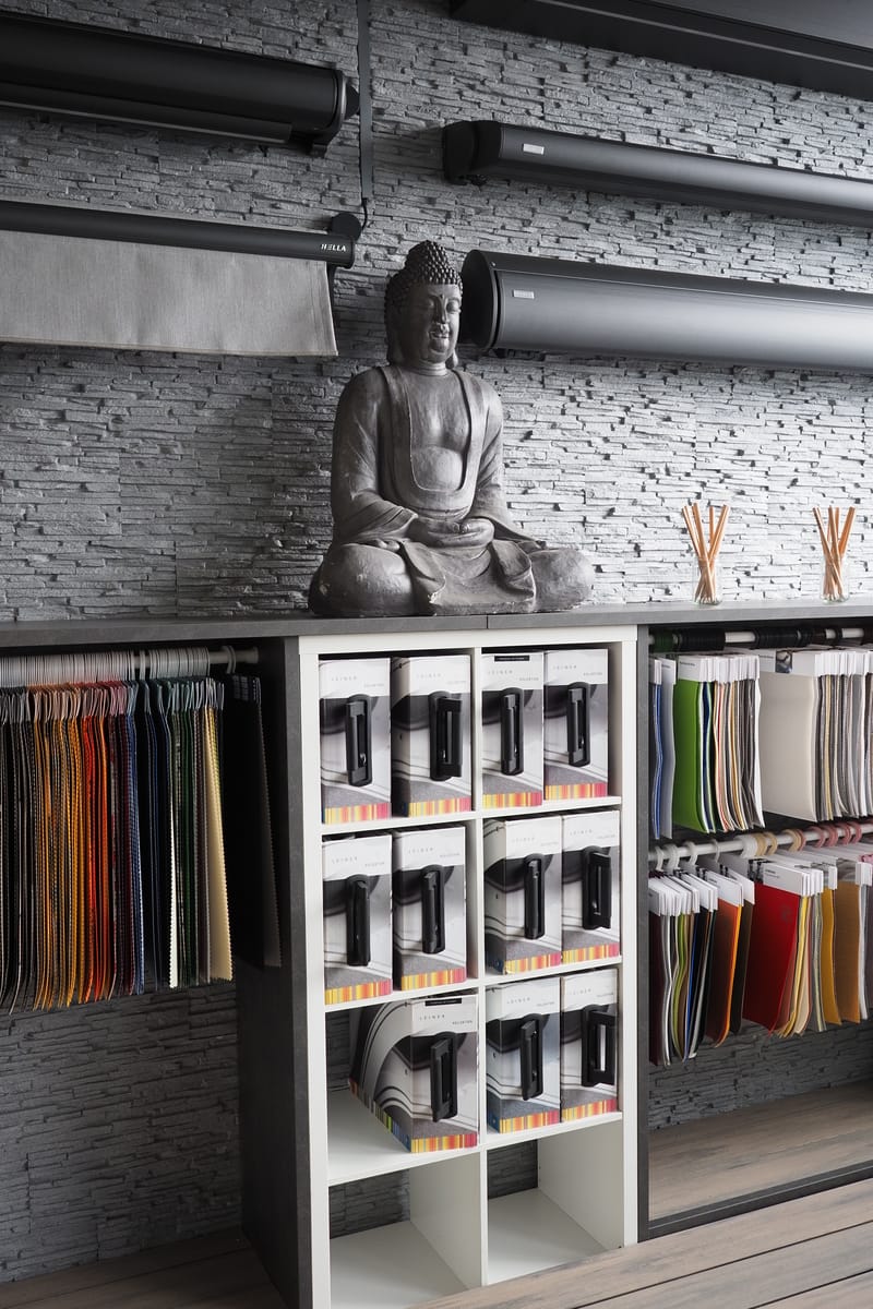 Markisenecke mit Anlagen von Leiner und Hella