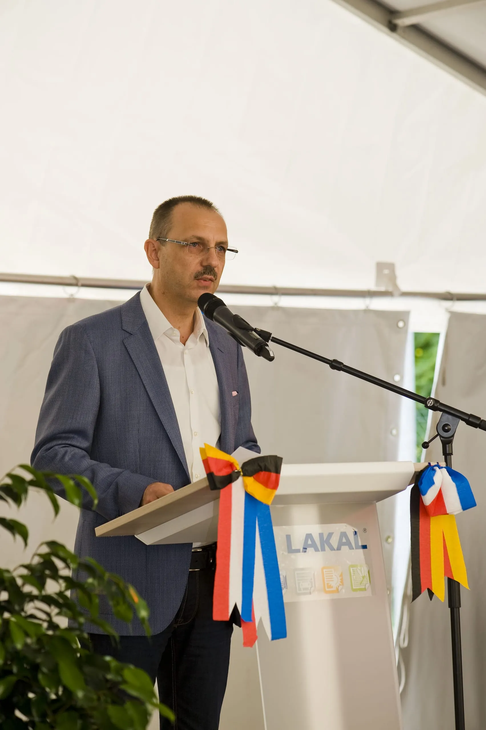 Lakal feiert 90. Geburtstag