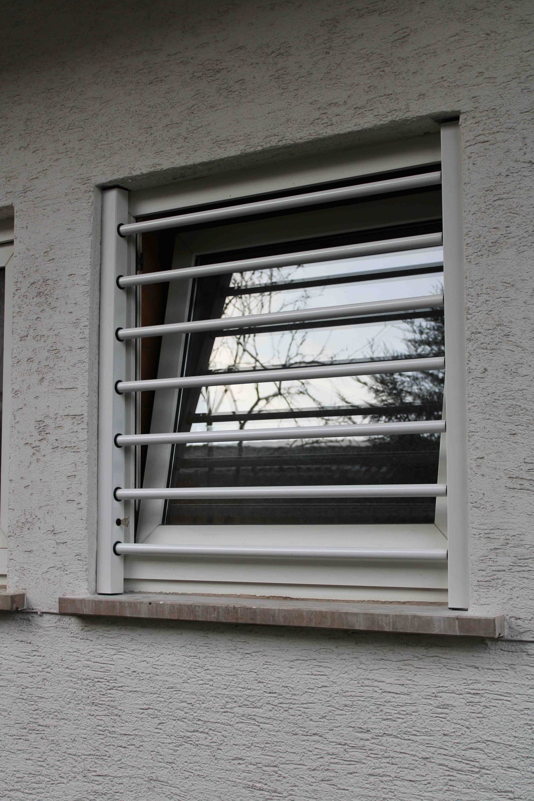 Montieren Sie ein Sicherheits-Fenstergitter in 15 Minuten