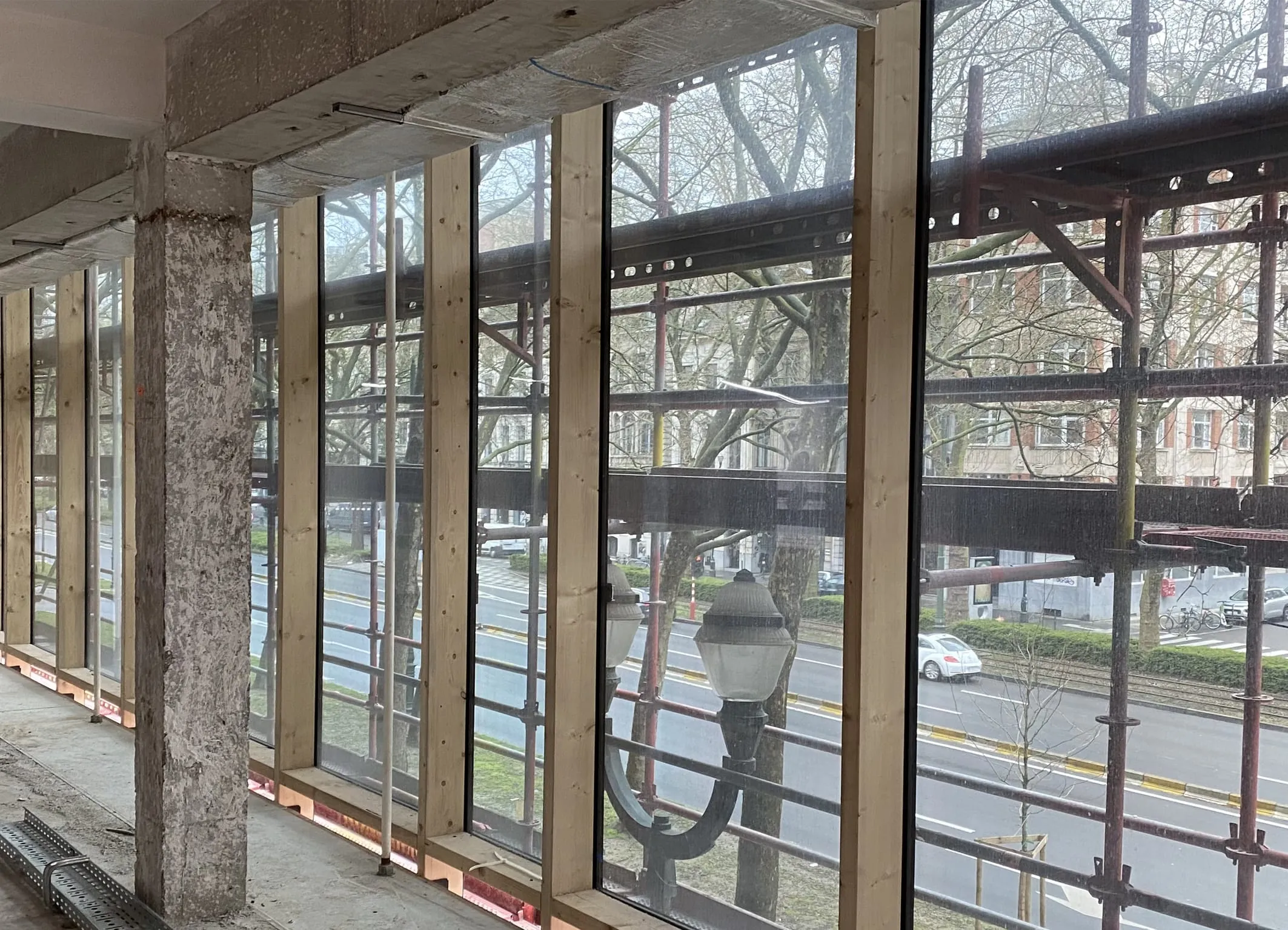 Flüssigkristall-Sonnenschutzgläser für Sanierungsprojekt