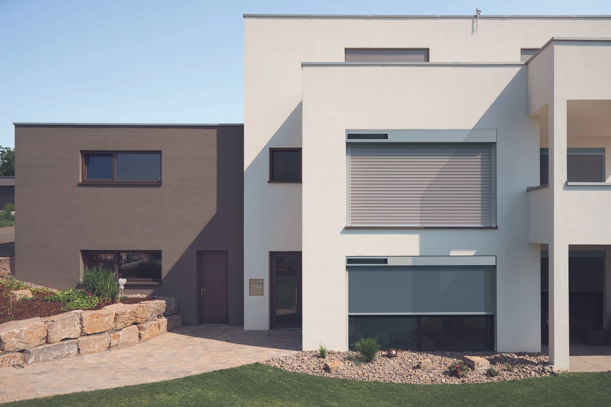 Solarantrieb für Rollläden und Fenstermarkisen von Warema