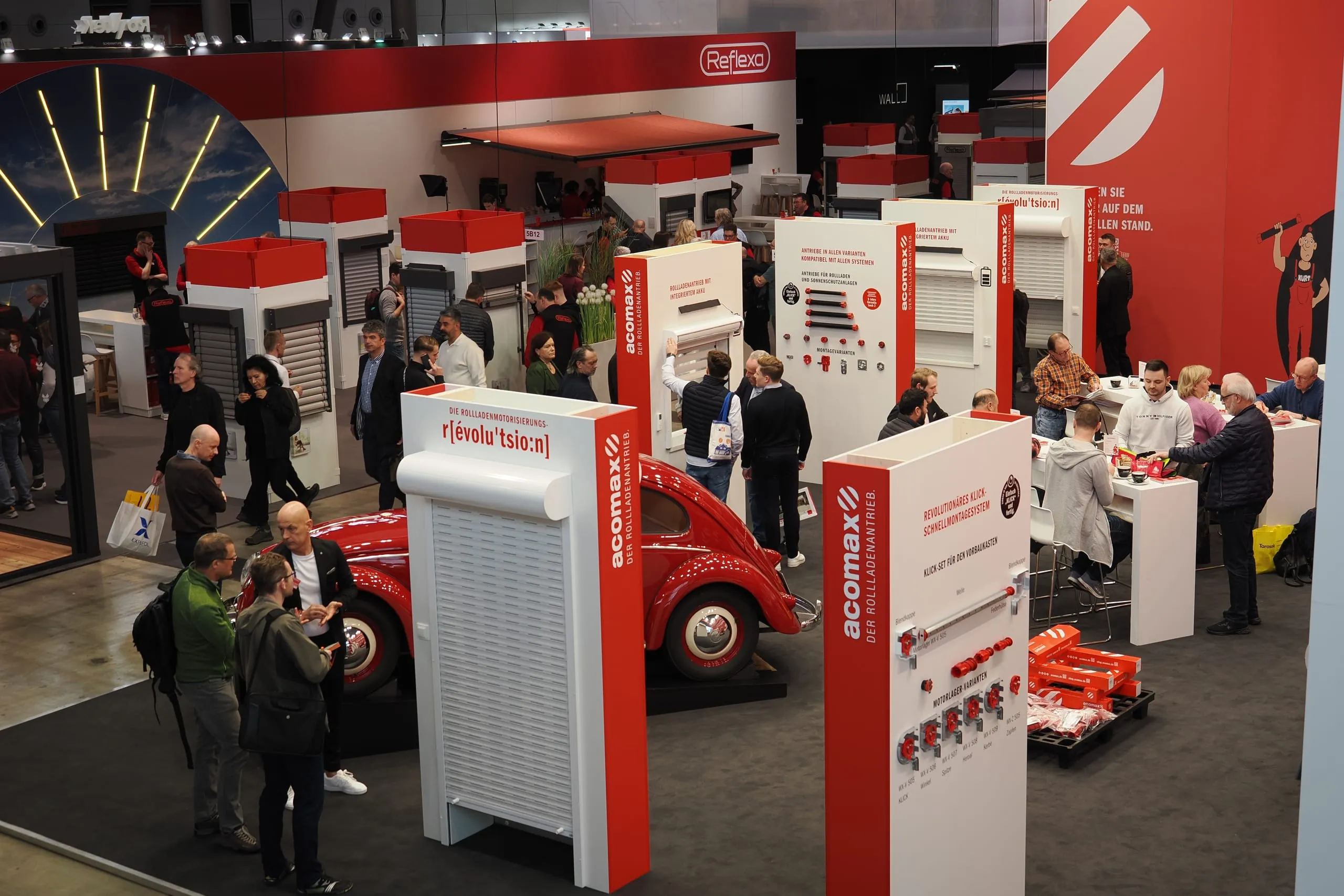 Bei Acomax dreht sich alles um elektrische Antriebe, moderne Steuerungen sowie Zubehörteile für Rollläden, Markisen und Zip-Anlagen.