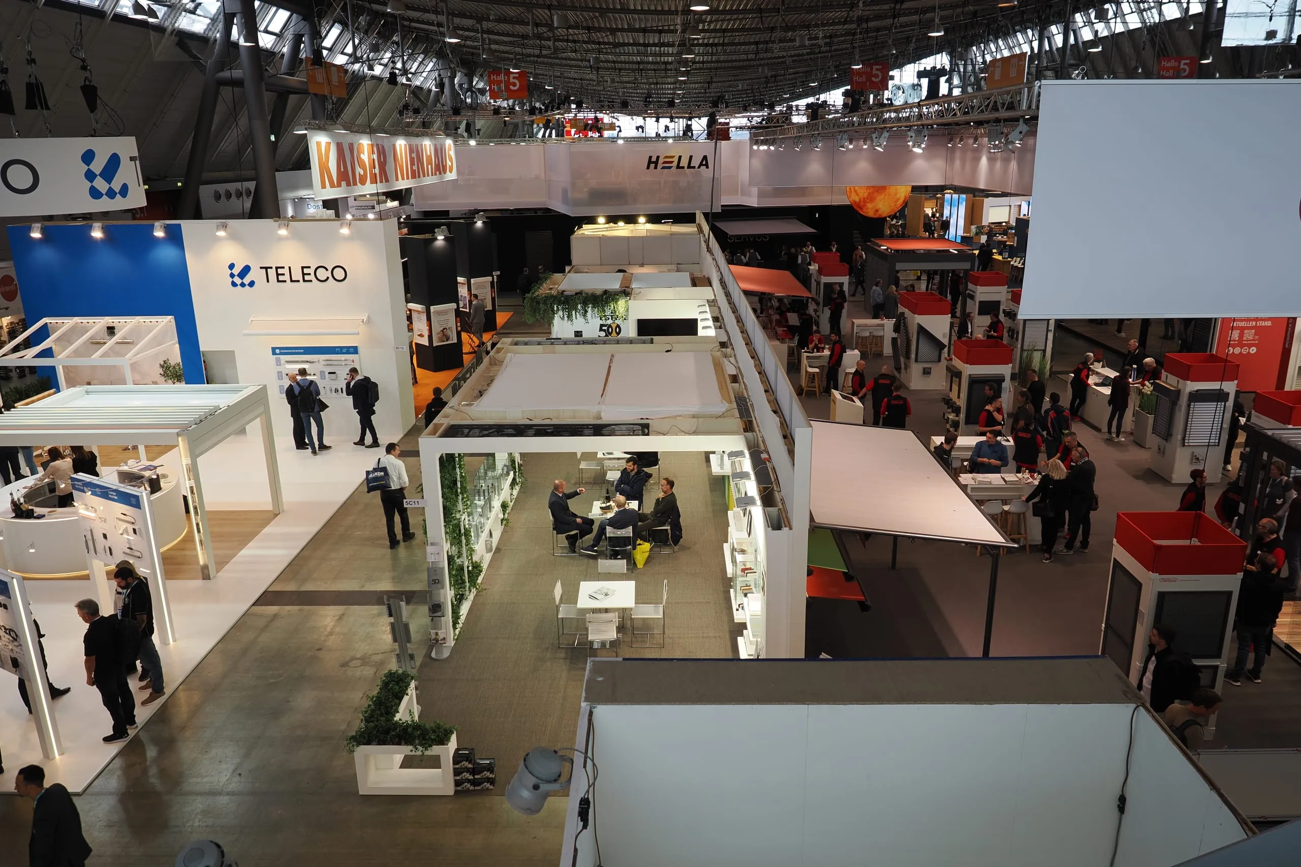 Ein Blick von oben auf Halle 5.