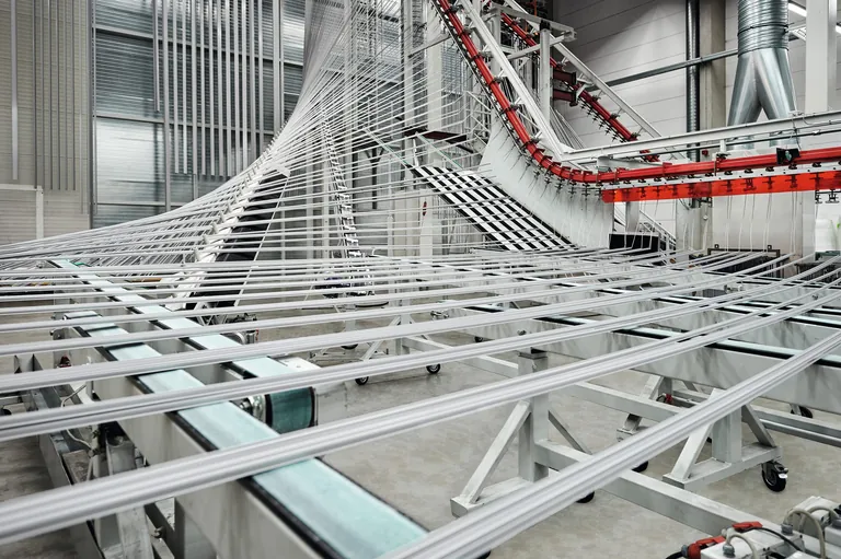 Durch den vermehrten Einsatz von CO2-reduziertem Aluminium und weiteren Ma&szlig;nahmen will Warema die CO2-Emissionen seiner Produkte bis 2030 um 30 Prozent senken. 