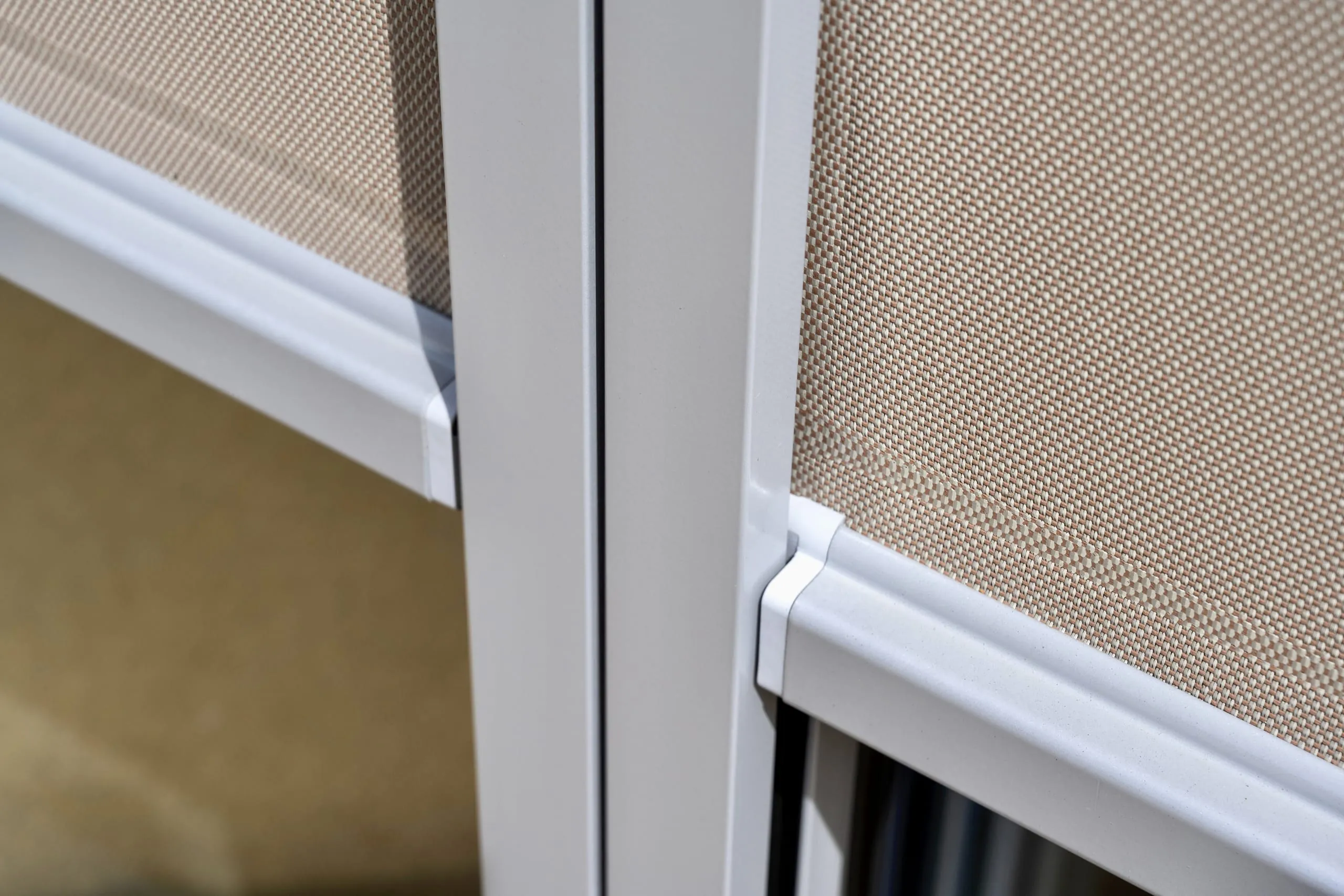 Fassade mit dynamischen Zip-Anlagen