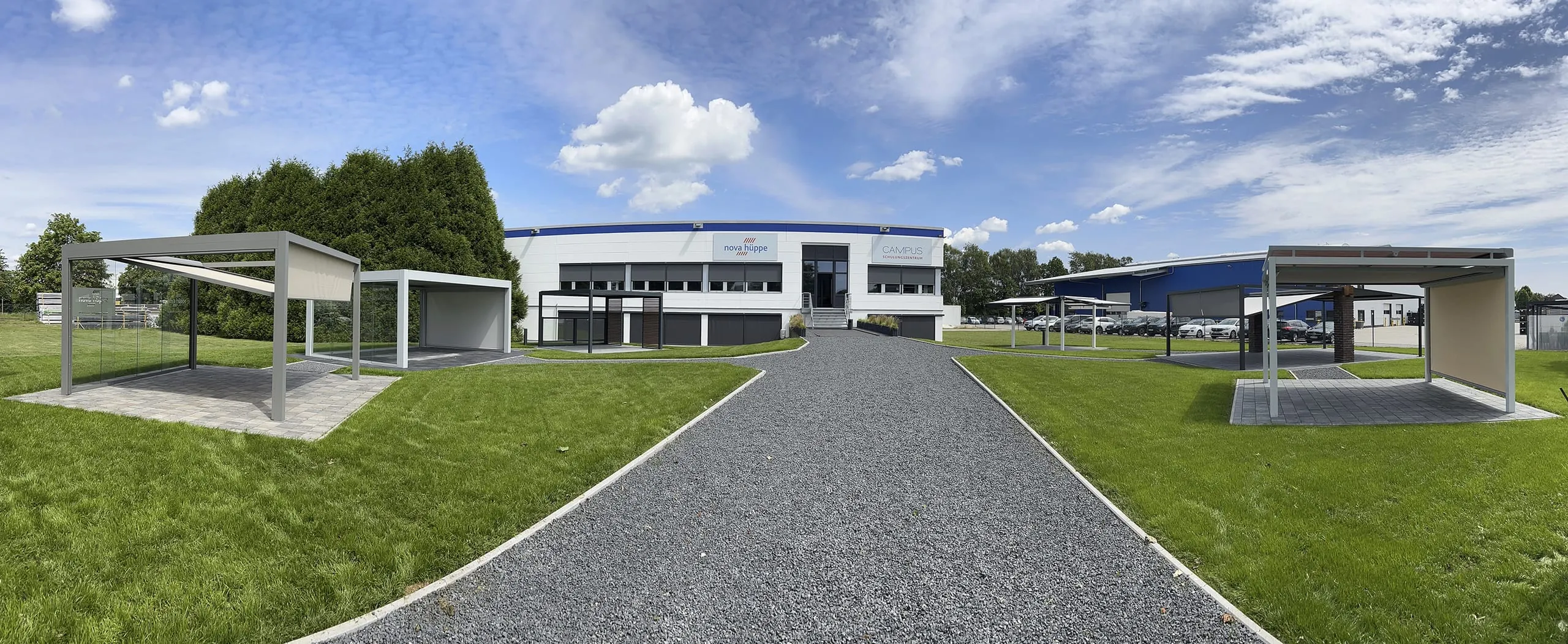 Kürzlich nahm Nova Hüppe ein Schulungszentrum in Betrieb, das mit einem großen Indoor-Bereich sowie einer auf 2.000 Quadratmeter geschaffenen Outdoor-Präsentationsfläche aufwartet.