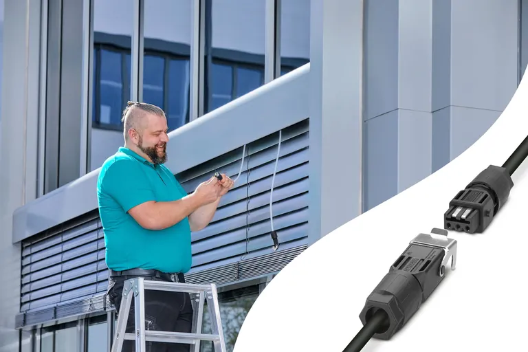 Mit den Installationssteckverbindern QPD STAK/ STAS 3 gelingt der Netzanschluss von Sonnenschutzsystemen selbst in schwer zu erreichenden Einbausituationen.