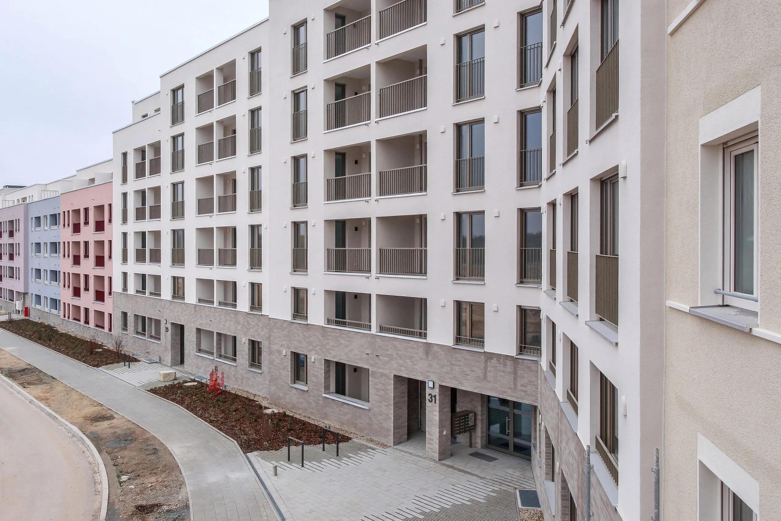 Sonnenschutz für Europas längste Baustelle im Wohnungsbau