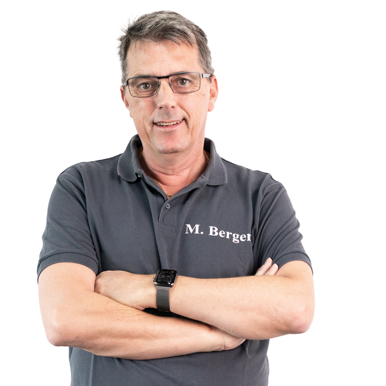 Meinhard Berger ist Geschäftsführer der SUW Sonnen- und Wetterschutztechnik Berger GmbH. Außerdem ist er stellv. Obermeister der Rollladen Innung Südbayern und Mitglied im technischen Ausschuß des Bundesverband Rollladen in Bonn.