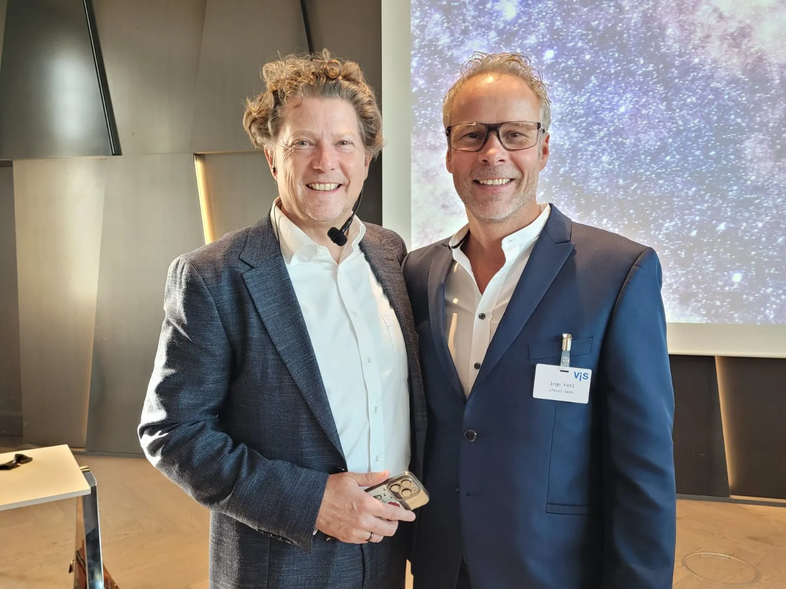 Ingo Fahl (re.), Geschäftsführer Ifasol und ViS-Vorstandsvorsitzender, eröffnete den Tagungsteil am Freitagmorgen. ViS-Geschäftsführer Martin Auerbach beleuchtete im Anschluss die Wirtschaftszahlen.