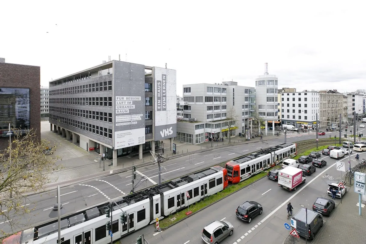 Schüco: Textilfassade filtert über 30 Prozent der Luft-Stickoxide