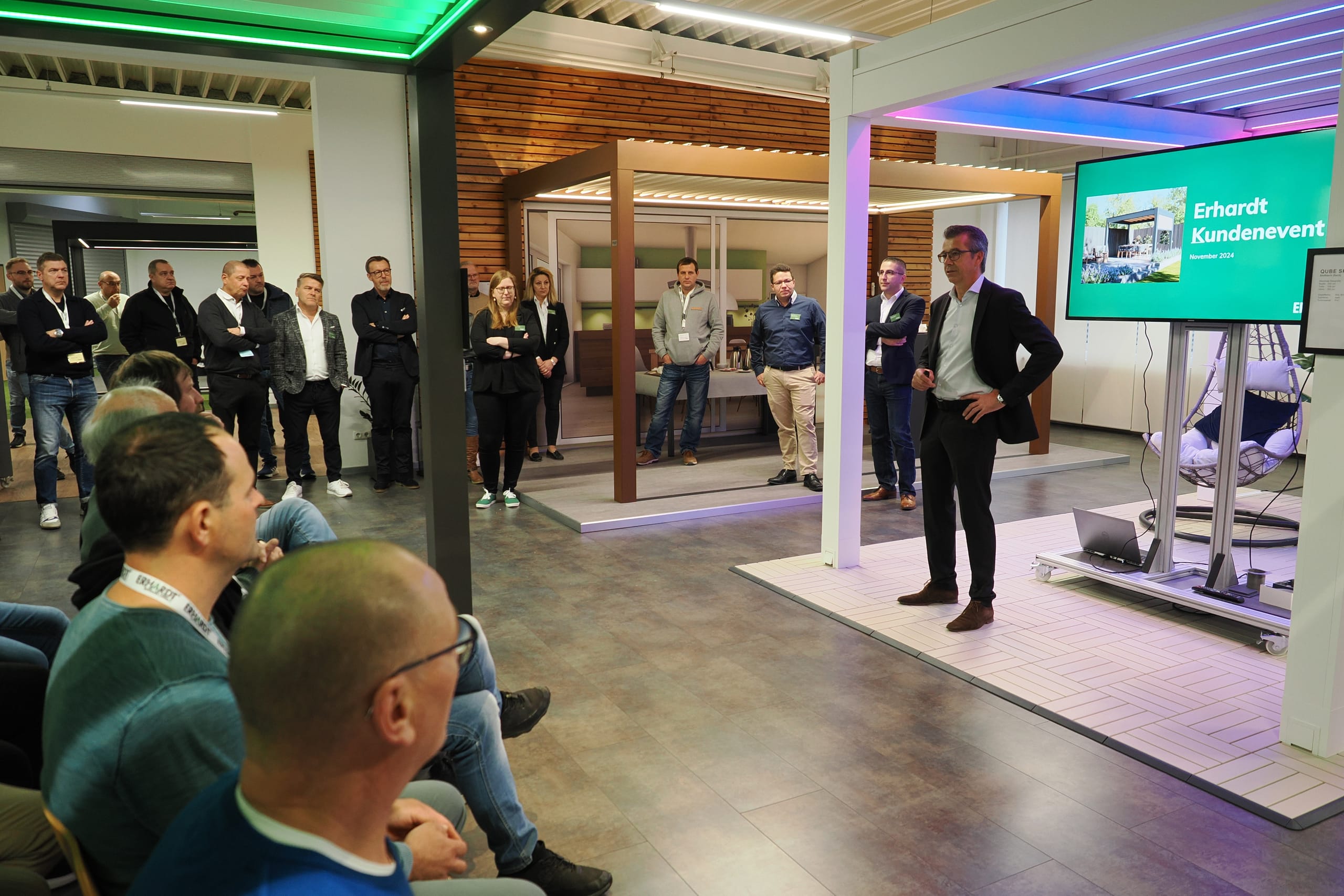 Erhardt präsentiert Schulungsprogramm 2026