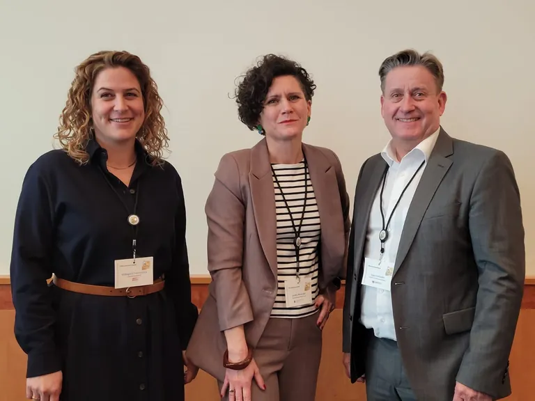 Der neue Vorstand des IVRSA (v.l.): Hildegard Frommherz (stellv. Vorsitzende), Sandra Musculus (Vorsitzende) und Ingo Verf&uuml;rden (stellv. Vorsitzender & Schatzmeister).