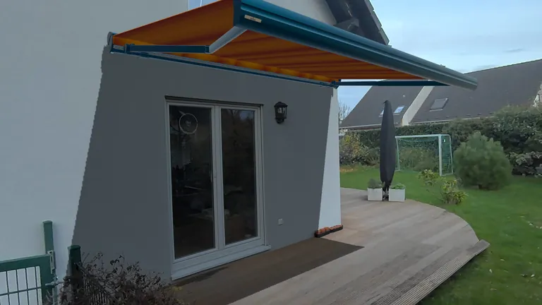 So sieht die Zukunft der Endkundenberatung bei Weinor aus: Mithilfe der Metaquest-Brille verschmilzt das virtualisierte Weinor-Produkt mit der realen Umgebung.