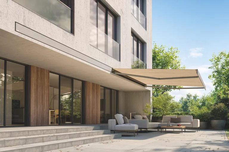 Die Vilano-Hide erg&auml;nzt die Serie Vilano um eine Einbaumarkise, die im eingefahrenen Zustand nahezu unsichtbar in der Geb&auml;udeh&uuml;lle verschwindet.